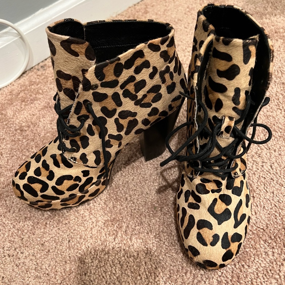 Animal Print Fur Ankle Boots w/ platform size 9.5
